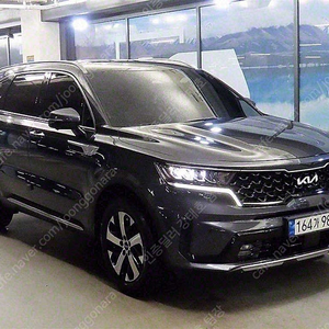 쏘렌토 중고 신형 쏘렌토 MQ4 중고 쏘렌토 중고차 회색 2023년식 43,168km 가솔린 2.5T 2WD 노블레스 중고차 할부가능