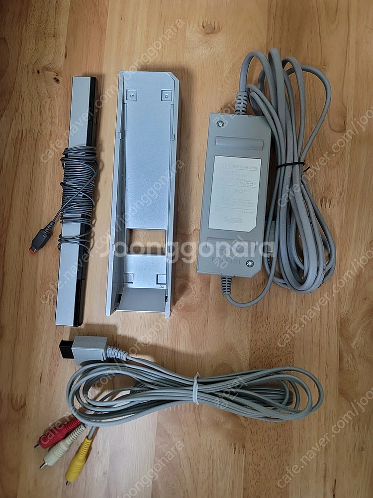 닌텐도 wii 위 전원아답터,av케이블,본체 받침대--0