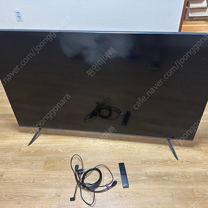 삼성TV 55인치 4KUHD 샤이니지 1등급 팝니다. (LH55BEAHLGFXKR 스탠드)