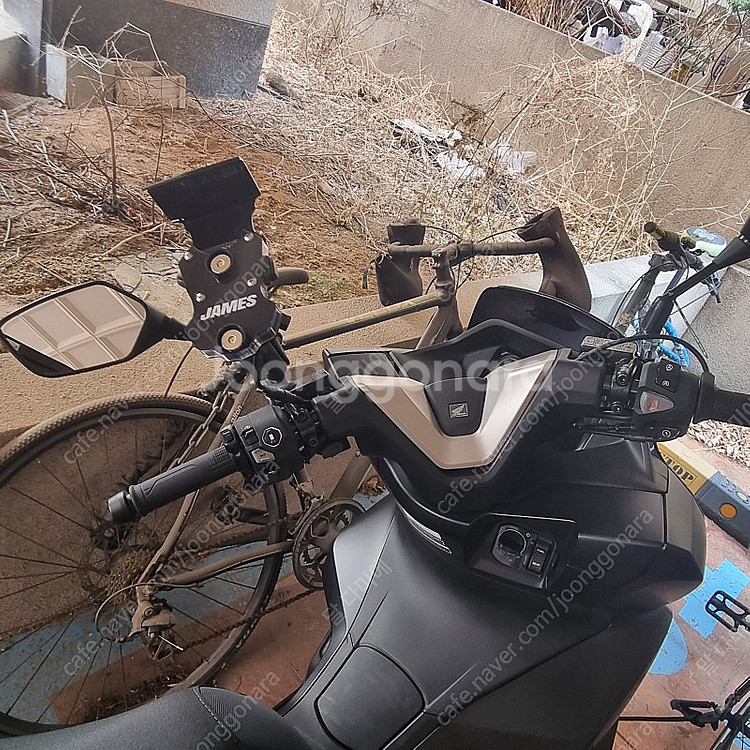 Pcx125 2025년형 (유상책임)+배달통+자석거치대 신차 리스 승계 합니다--1