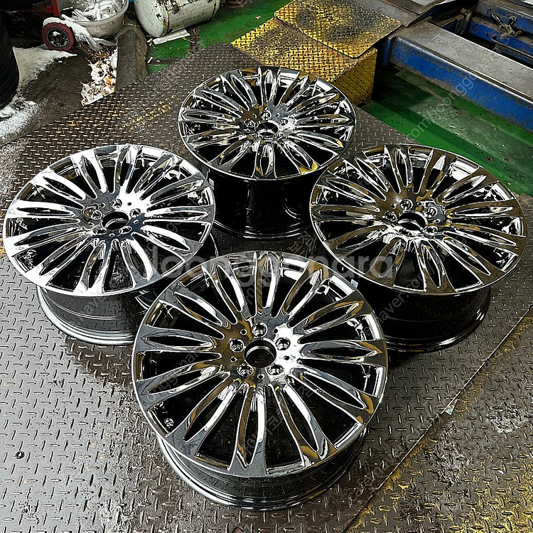 20인치 벤츠 W222 S560 마이바흐 화이트크롬 중...--1