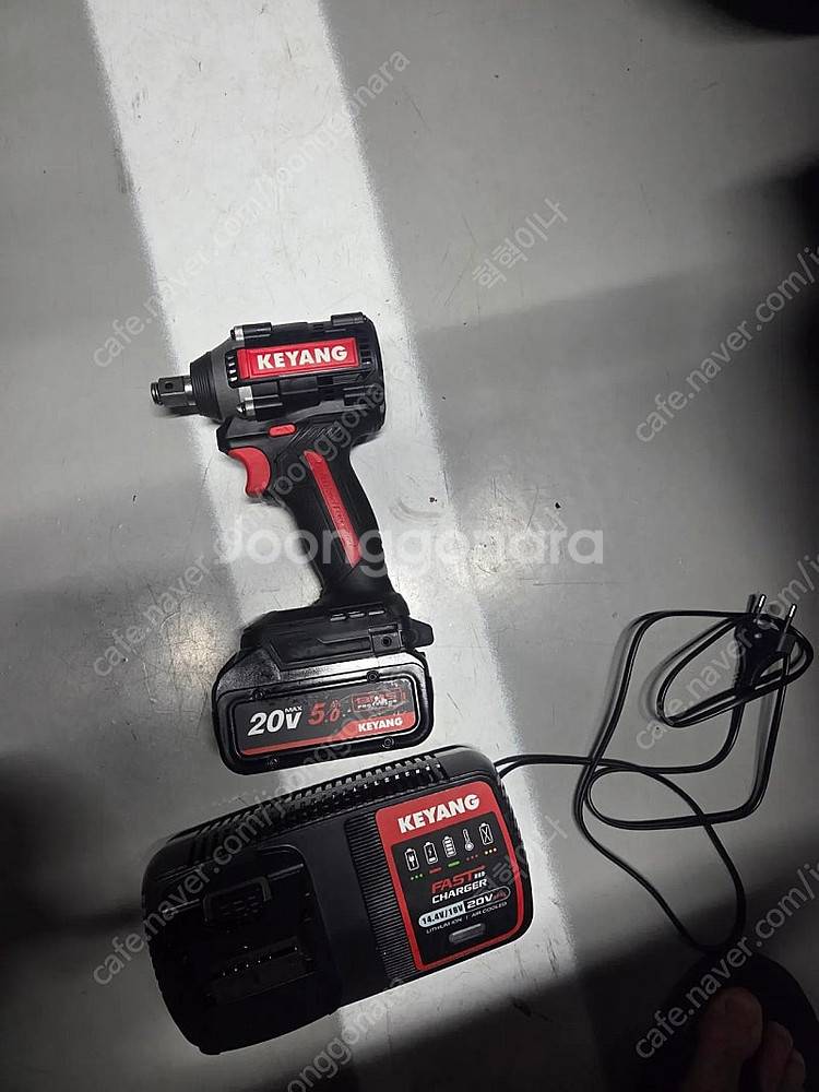 계양 20v임팩 DW20BLH-315 팝니다--0
