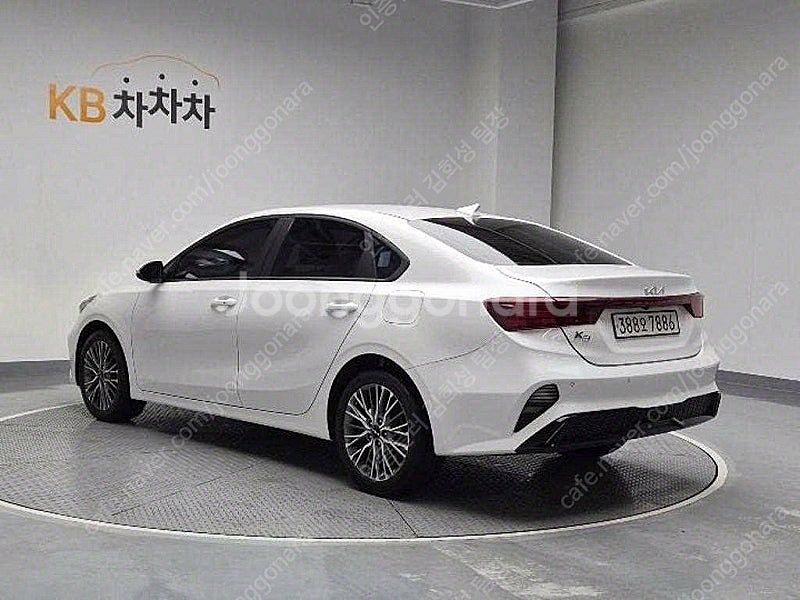 K3 중고 차 시세 K3 더뉴 K3 2세대 흰색 202...--3