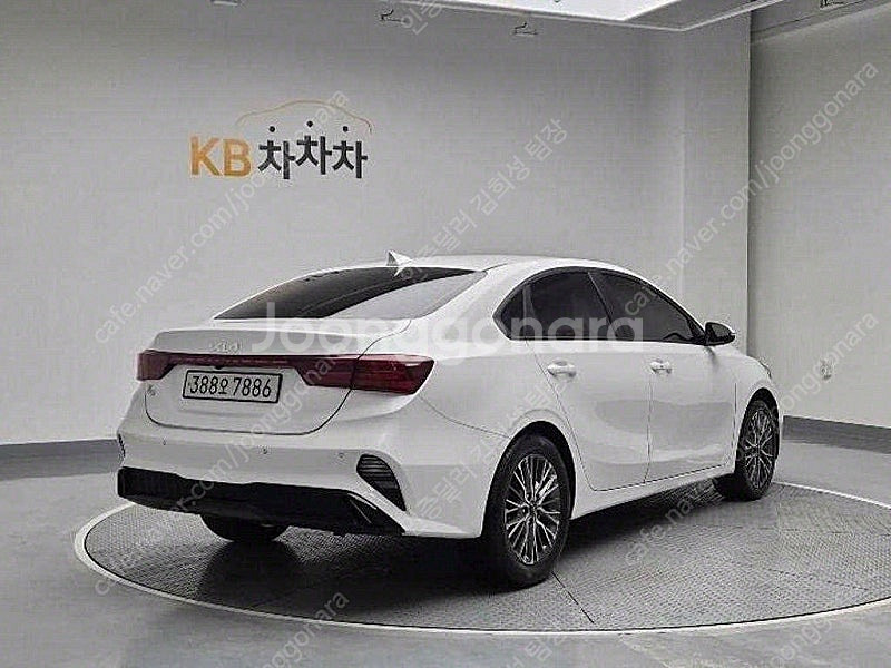 K3 중고 차 시세 K3 더뉴 K3 2세대 흰색 202...--4