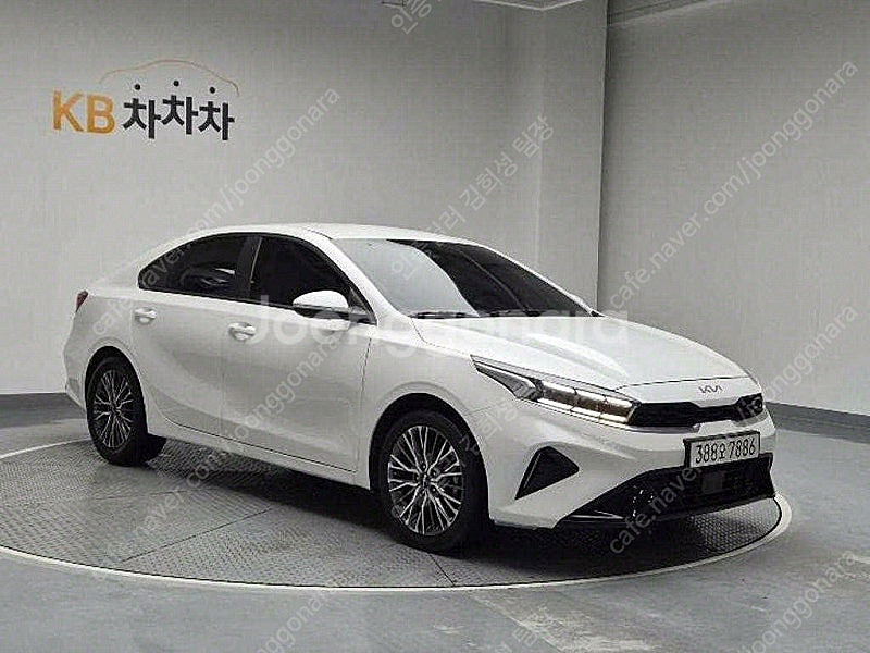 K3 중고 차 시세 K3 더뉴 K3 2세대 흰색 202...--5