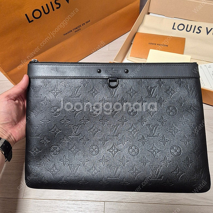 루이비통 포쉐트 모노그램 쉐도우 블랙 M62903 클러...--1