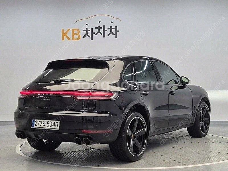 포르쉐 마칸 중고차 할부가능 검정색 2021년식 67,...--4