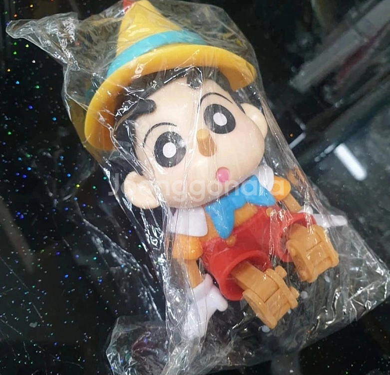 피노키오 짱구는 못말려 피규어 미개봉 판매합니다.--1