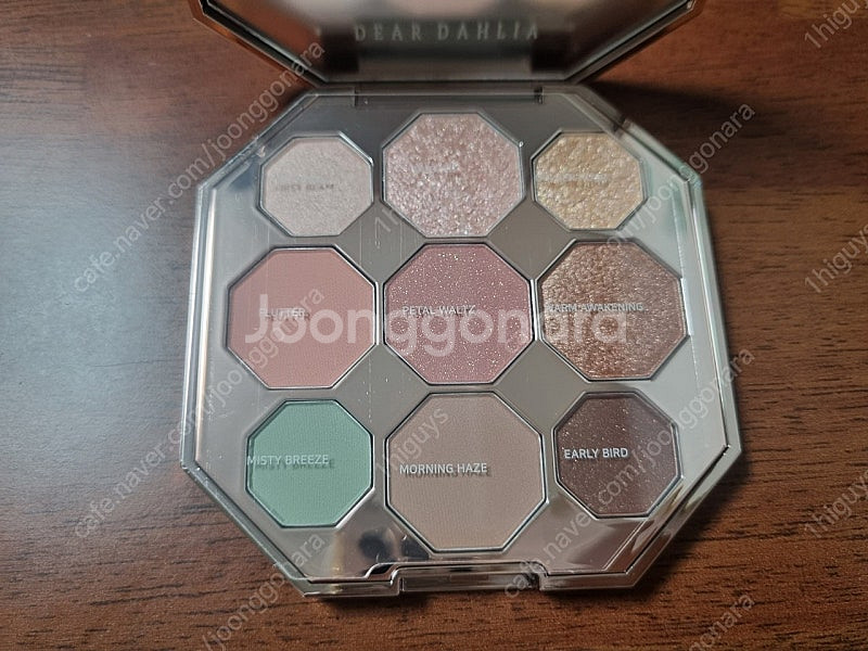(미사용 새제품) 디어달리아 섀도우 팔레트 던--0