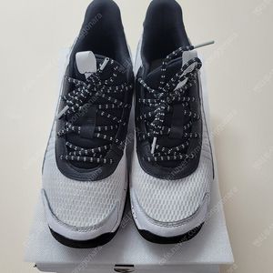 언더아머 농구화 275