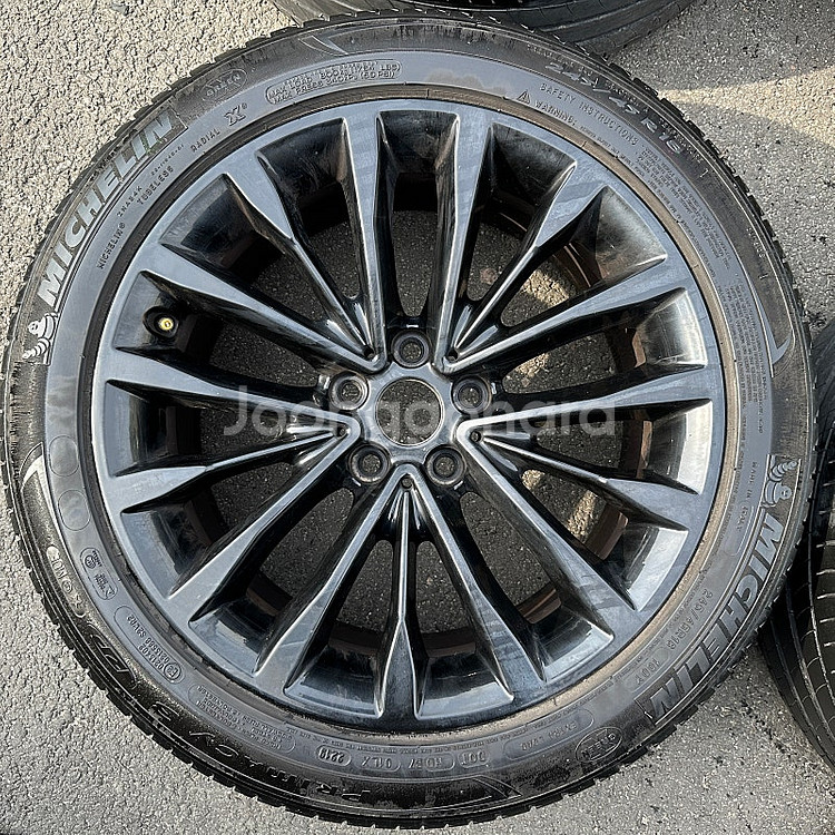 BMW 18인치 5시리즈 G30 블랙 중고 휠타이어 2...--3