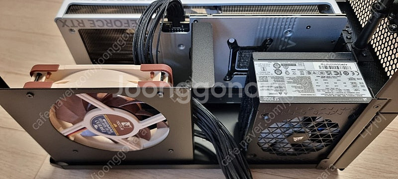 레이저 코어x크로마 기가바이트RTX 5080 SFF C...--5