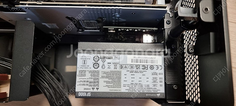 레이저 코어x크로마 기가바이트RTX 5080 SFF C...--6