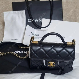샤넬 24A 공방 탑핸들 미니 플랩백 블랙 AS4956 <<급처>>