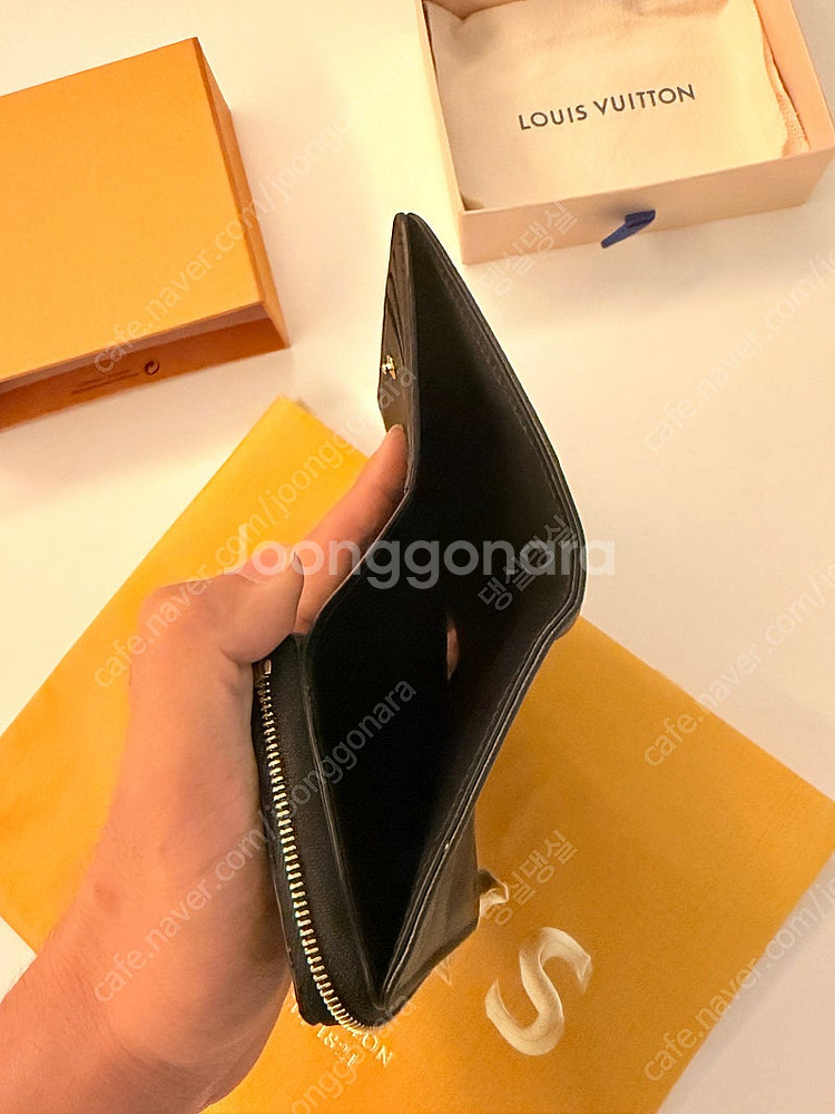 루이비통 루 월릿 블랙 지갑--1