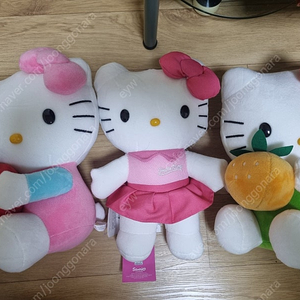 헬로키티 인형 3개 택포2.4만원