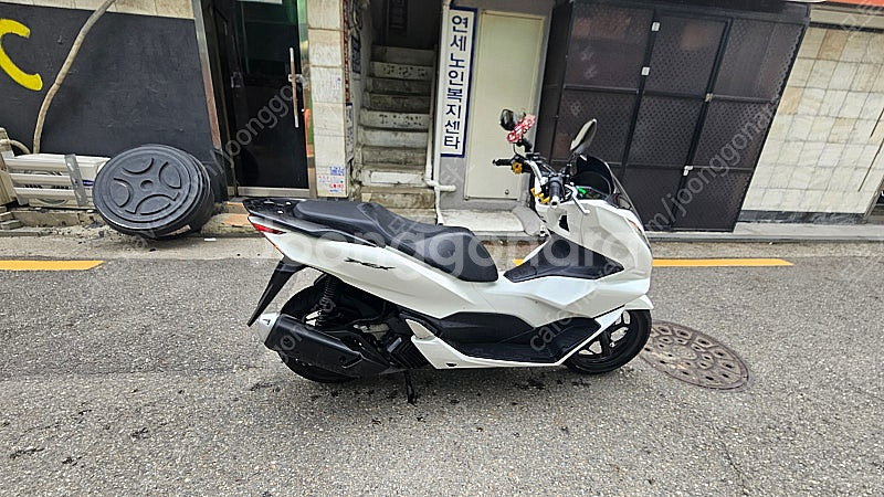 24년식 pcx125판매합니다--3