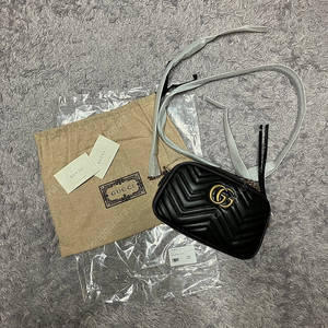 구찌 447632 레더 마몬트 체인 스트랩 크로스백 블랙
