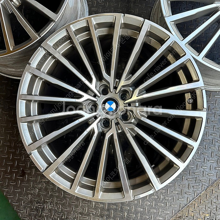 20인치 BMW G12 7시리즈 777M 정품 중고휠 ...--4