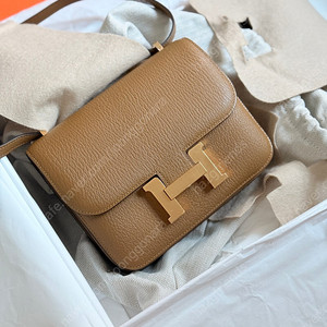 콘스탄스 미니 18 미조레가죽 W각인