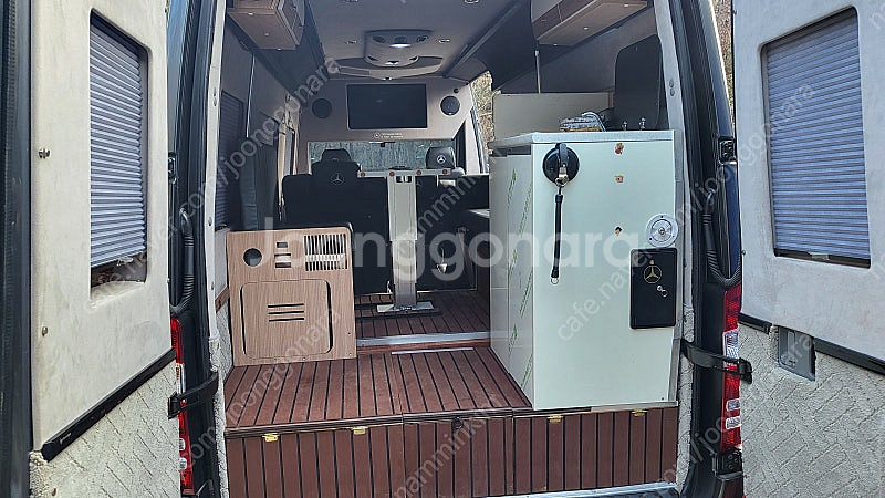 벤츠 스프린터 롱바디 캠핑카 겸 업무용 차량 팝니다--7