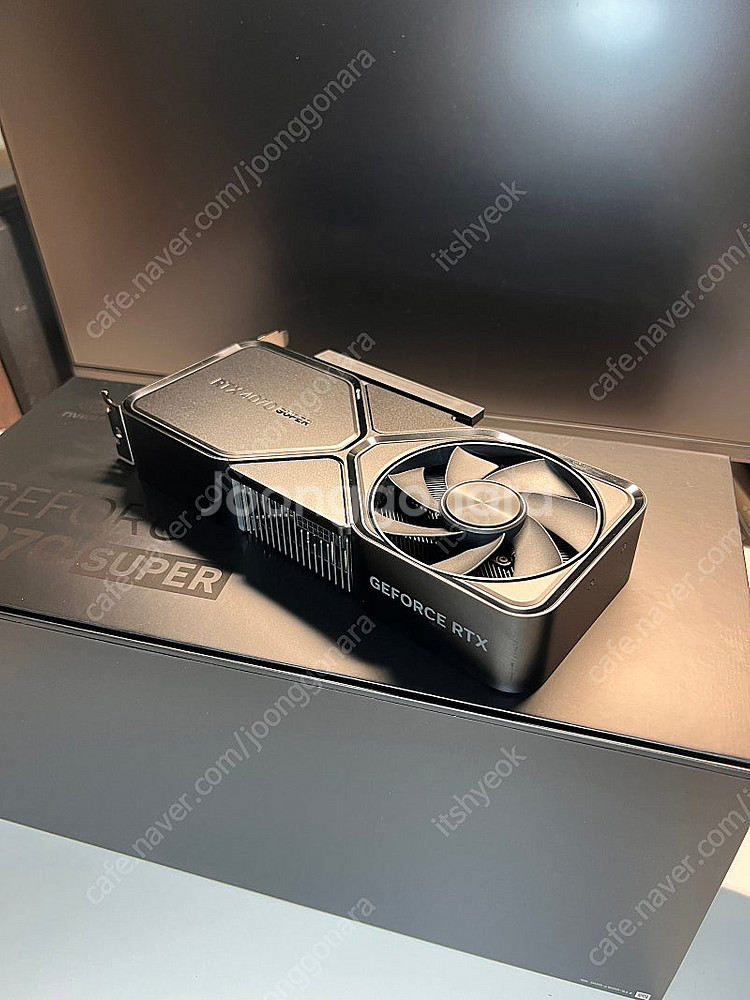 RTX 4070 SUPER 파운더스 에디션--3