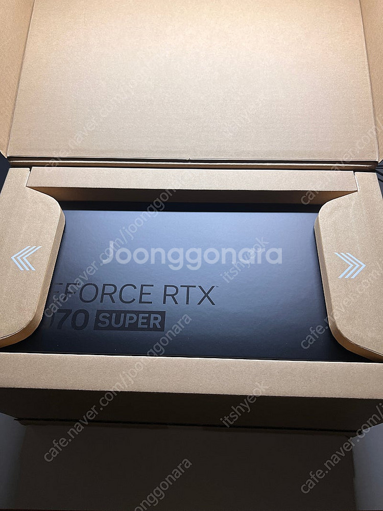 RTX 4070 SUPER 파운더스 에디션--6