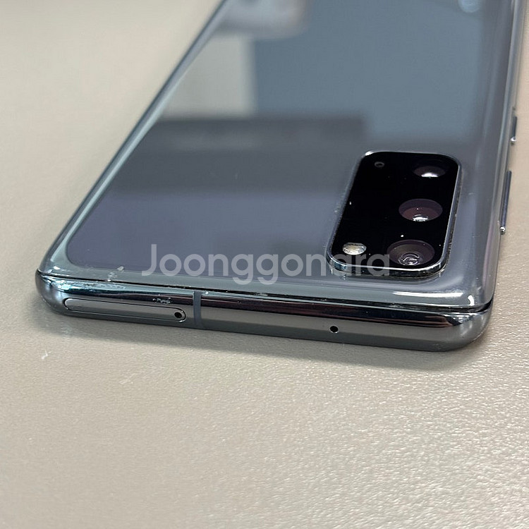 갤럭시S20 그레이색상 128용량 미파손 무잔상 상태좋은 단말기 기능이상없는 깔끔한 폰 16만 판매합니다--6