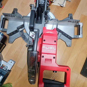 밀워키 M18 FMS305 12인치 무선 각도절단기 판매합니다