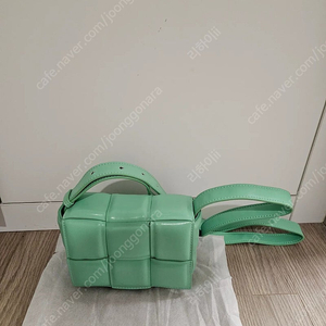 ️️ 소가죽 보테가 카세트백 ️️ 민트 엠보