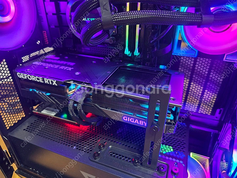 기가바이트 4070super gaming oc 팝니다--1