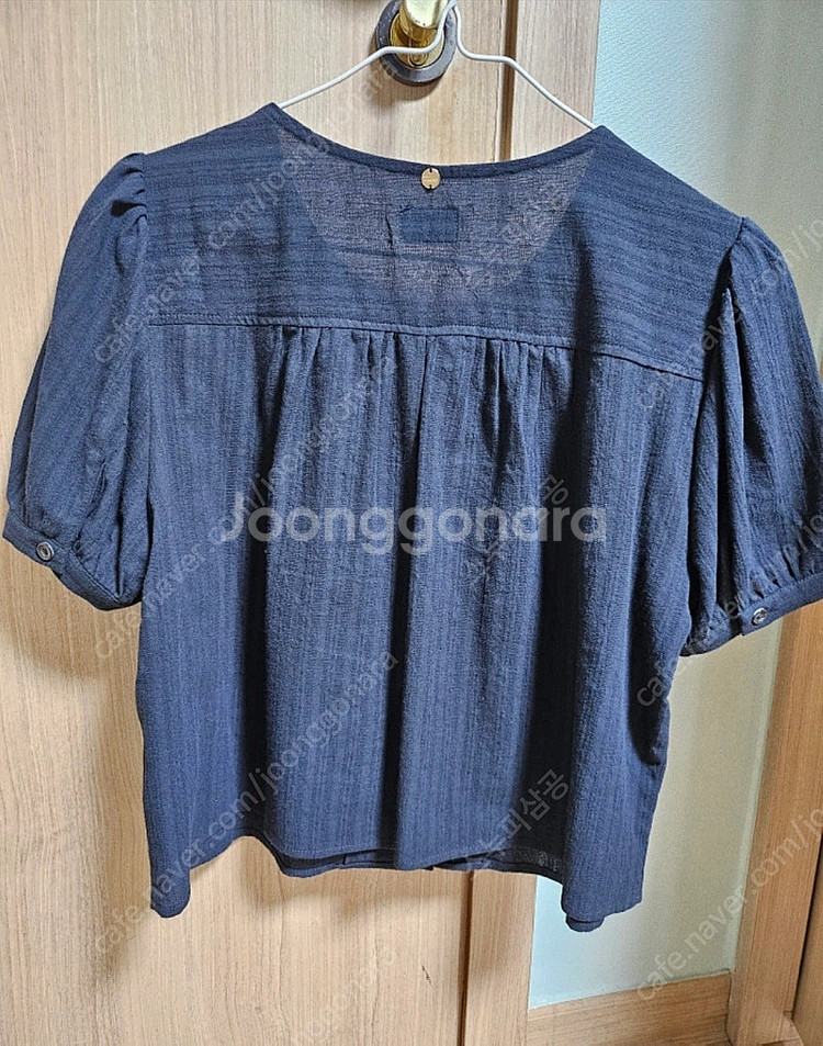 틸버 세이지 요크 블라우스 네이비--2