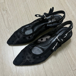 포멜카멜로 도트 슬링백 225 미사용 새상품