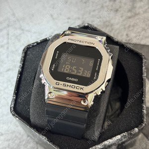 G-SHOCK GM-5600U-1DR 판매합니다.