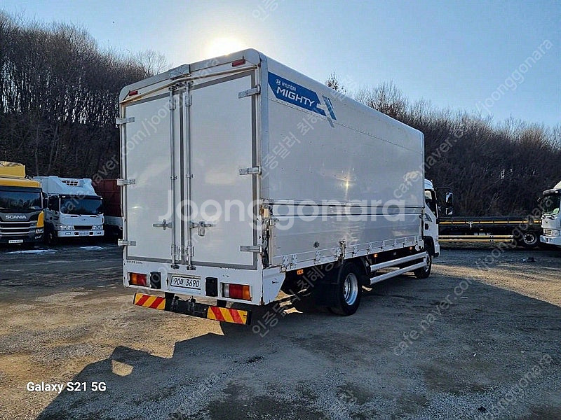 중고윙바디 흰색 2018년식 3.5톤 올 뉴 마이티 자...--7
