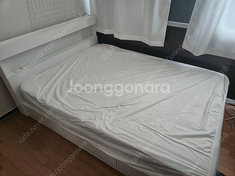 HYUDO 휴도 프리미엄 퀸 매트리스 + 화이트 원목 프레임 거의사용하지 않은 새제품 판매합니다--0