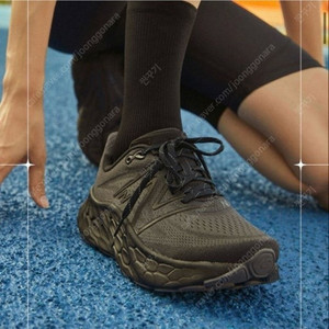 뉴발란스 러닝화 모어 v4 270 2e