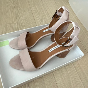 앤아더스토리즈 핑크 샌들39