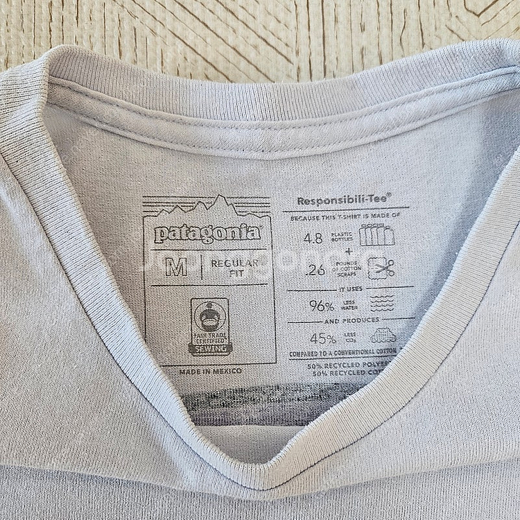 파타고니아 반팔 티셔츠 판매합니다!--2