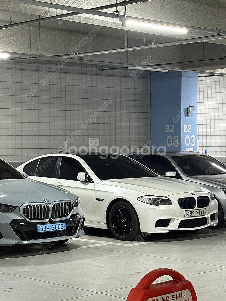 2011년식 BMW 528i f10 실키식스엔진 판매합니다--2