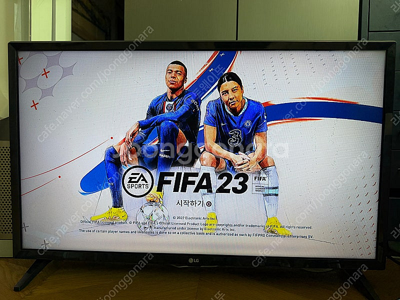 PS4프로(CUH‑7117B)+게임타이틀7개+32“TV...--0