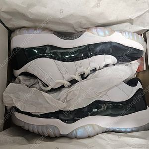 조던11 로우 이리디센트 260