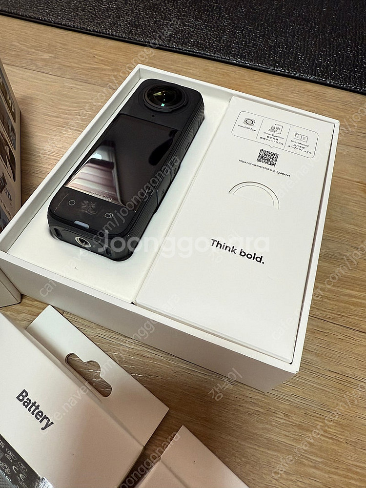 인스타360X4 + 256g 메모리카드 (5회 미만 사...--2
