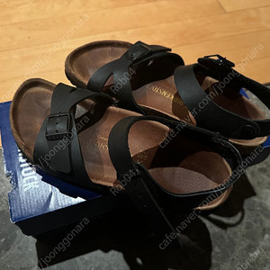 버켄스탁 리오 37 블랙