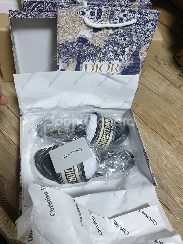 디올 뮬 슬리퍼 셀린느 슬리퍼 루이비통 알마 프라다 구...--3