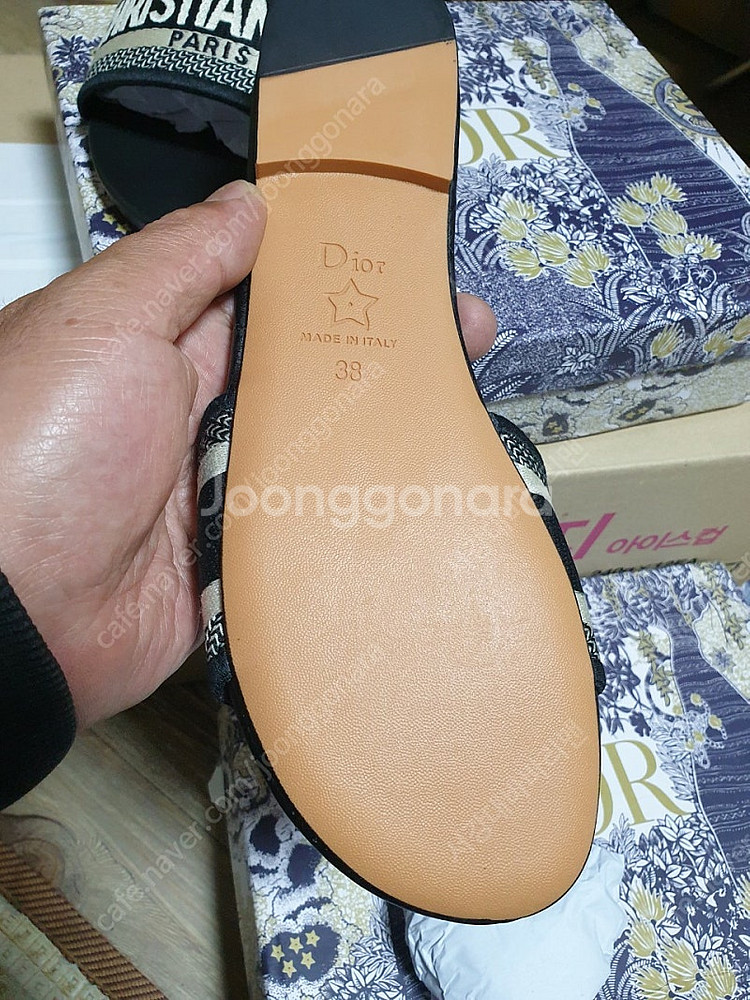 디올 뮬 슬리퍼 셀린느 슬리퍼 루이비통 알마 프라다 구...--9