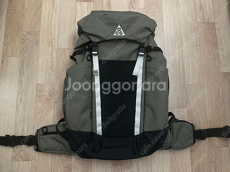 나이키 acg 36 백팩 미디엄 올리브 판매합니다--0