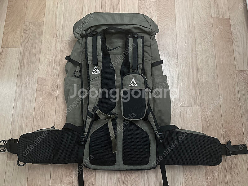 나이키 acg 36 백팩 미디엄 올리브 판매합니다--1