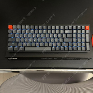 키크론 K4V2 화이트 LED 블루투스 기계식 유무선 겸용 키보드 박풀