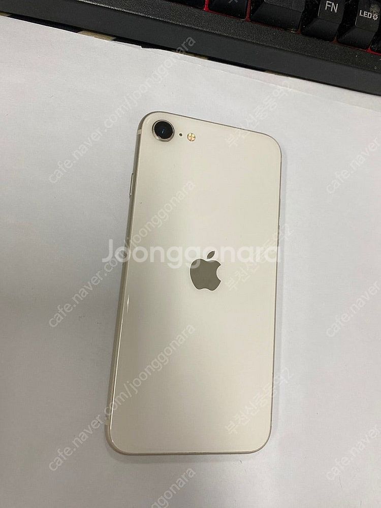 023941 아이폰SE3 화이트 A급 64GB 배터리성...--0